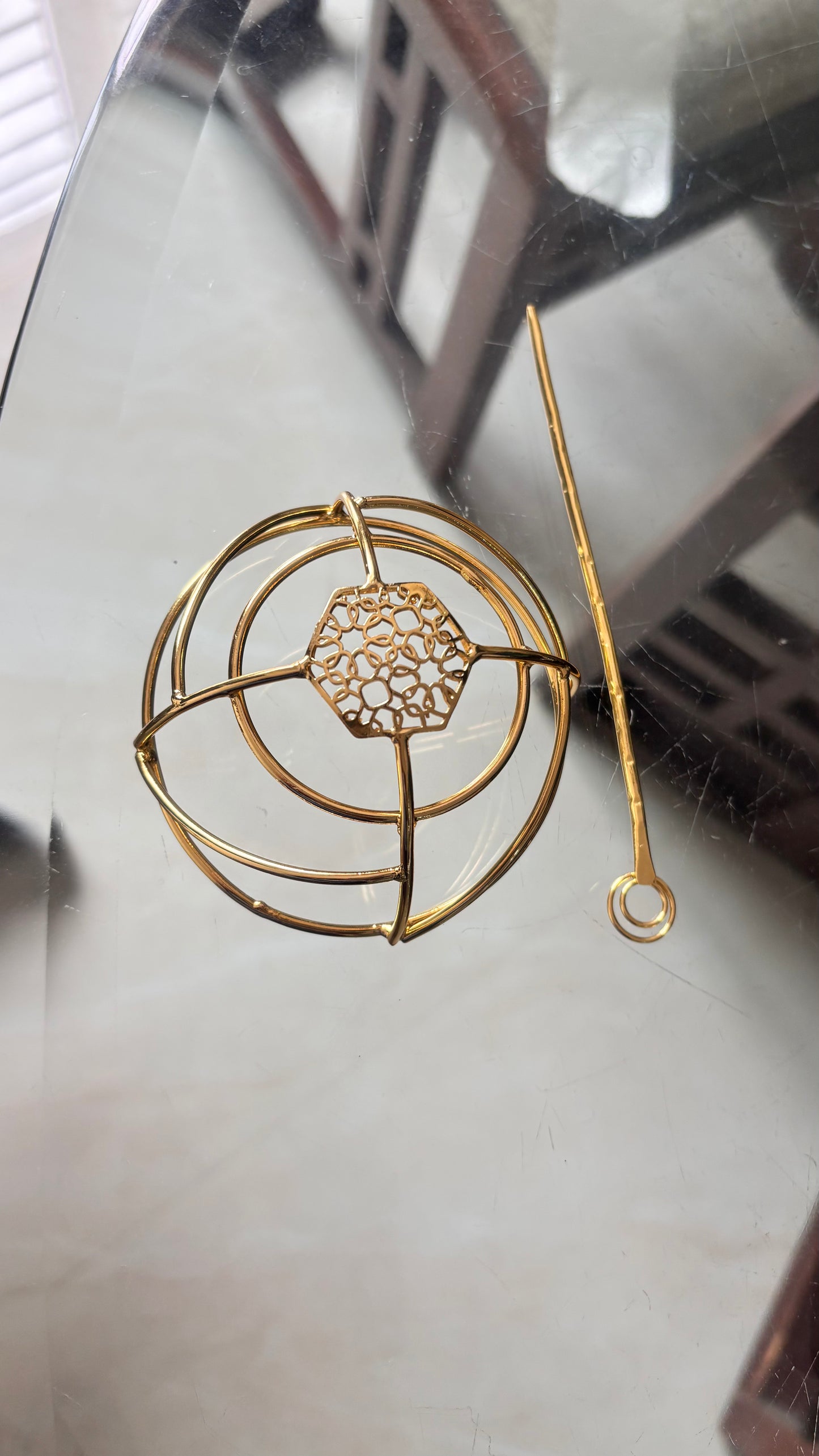 Filigree bun cage