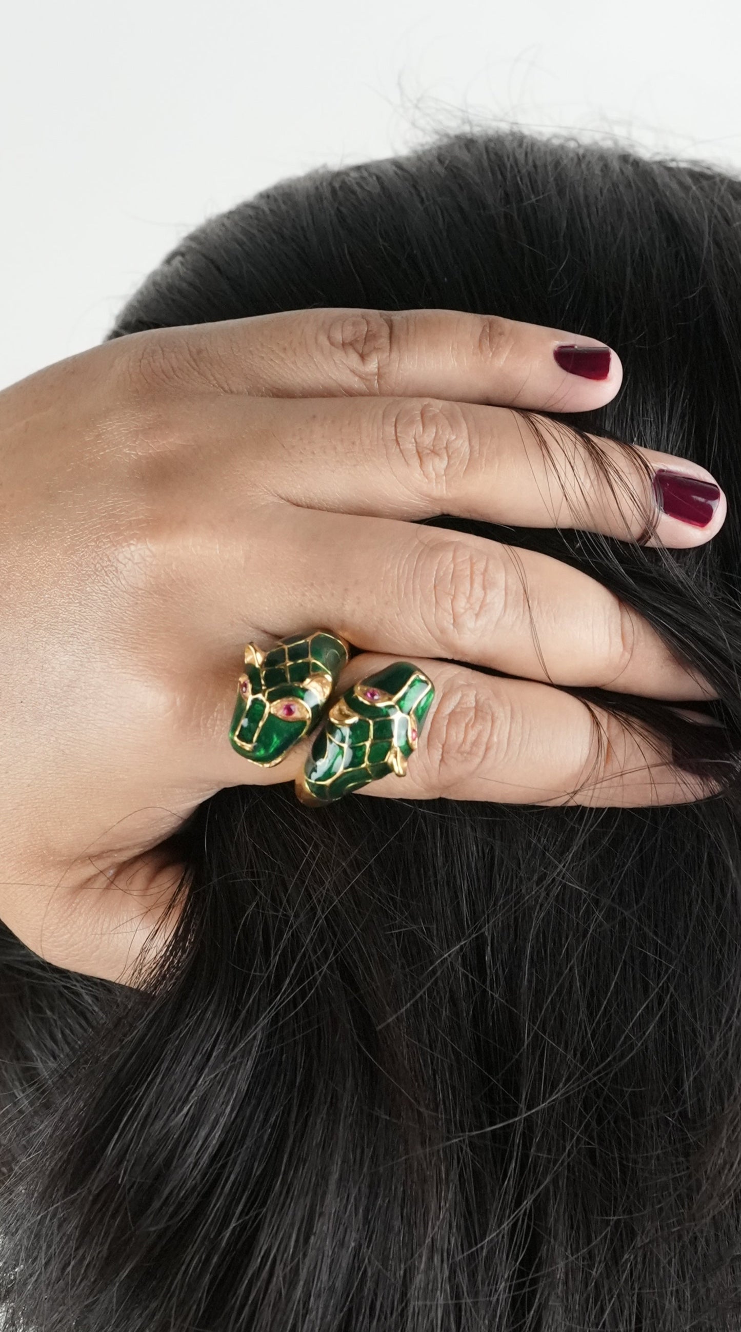 Green panther-themed ring - handcrafted by Adiva Jewelry for special occasions and celebration