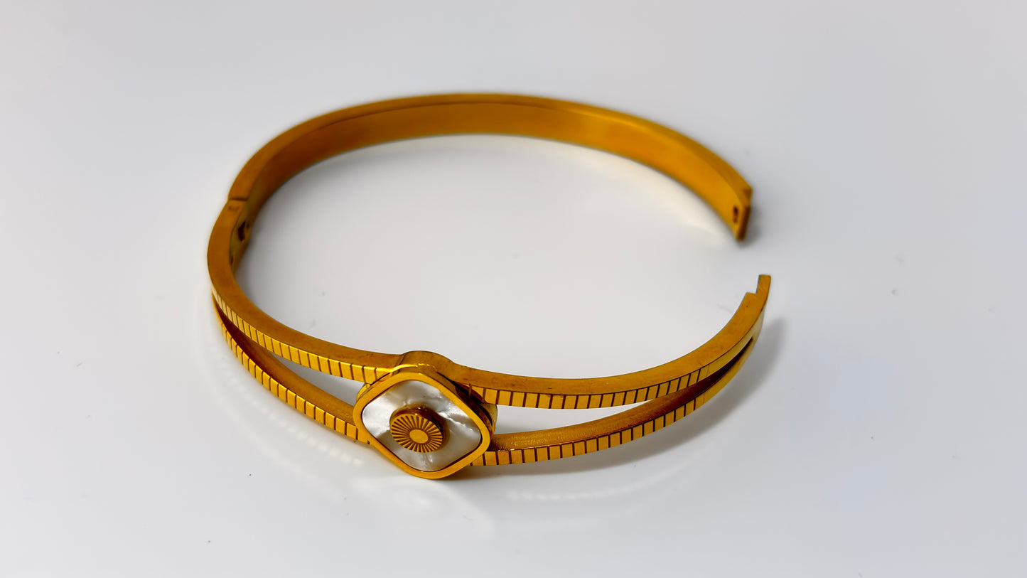 Modern evil eye bracelet