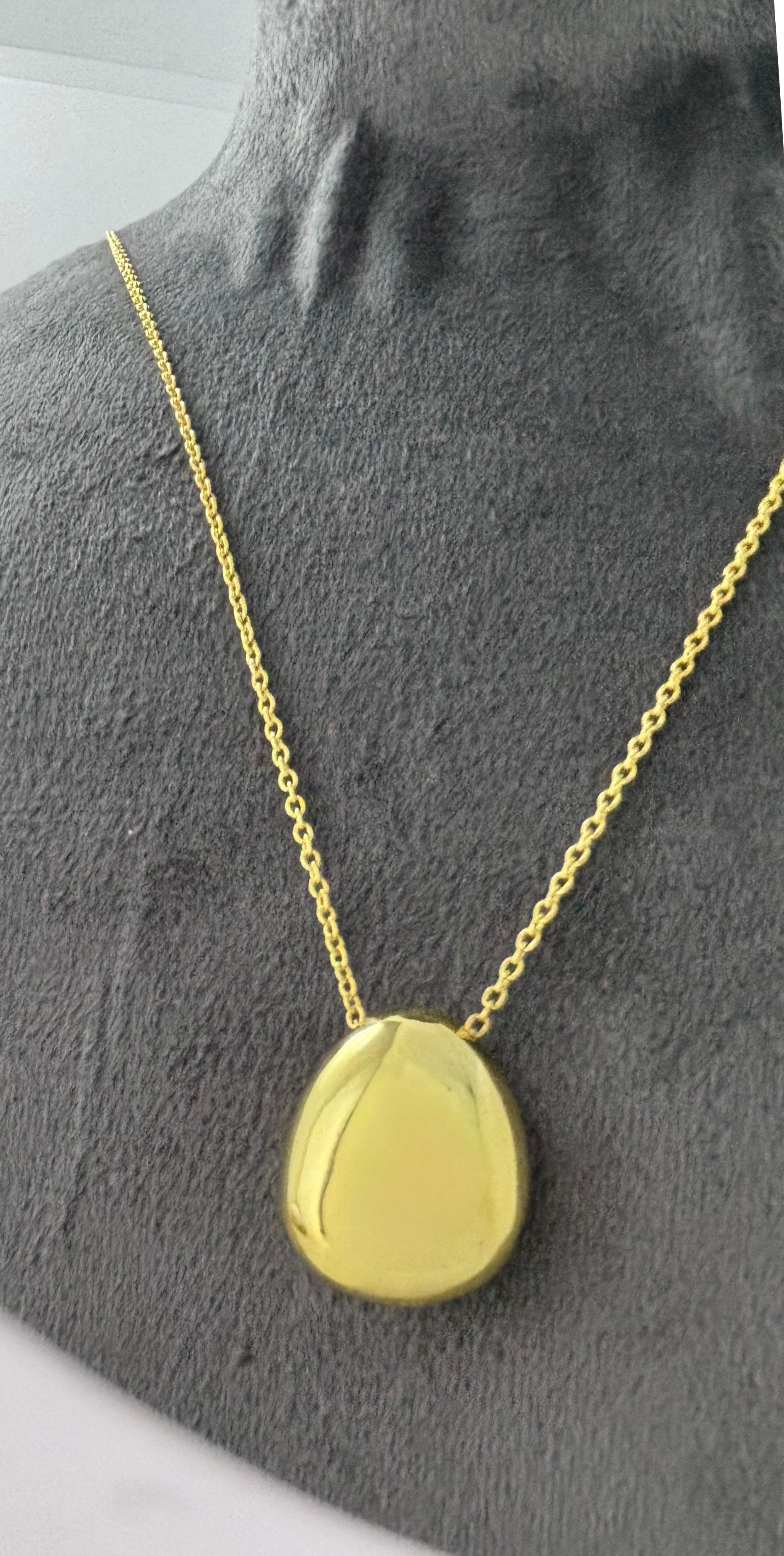Gold-toned sterling silver pendant with intricate detailing – handcrafted sustainable fashion jewelry by Adiva Jewelry, perfect for everyday wear, affordable luxury, and is a great gifting idea for your special ones. 
