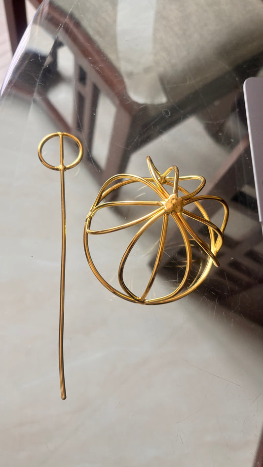 Big round wire bun